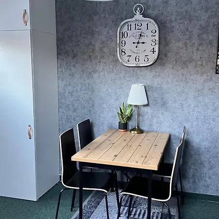 Dziki Szynk Konukevi