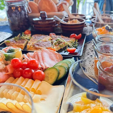 Dziki Szynk Konukevi